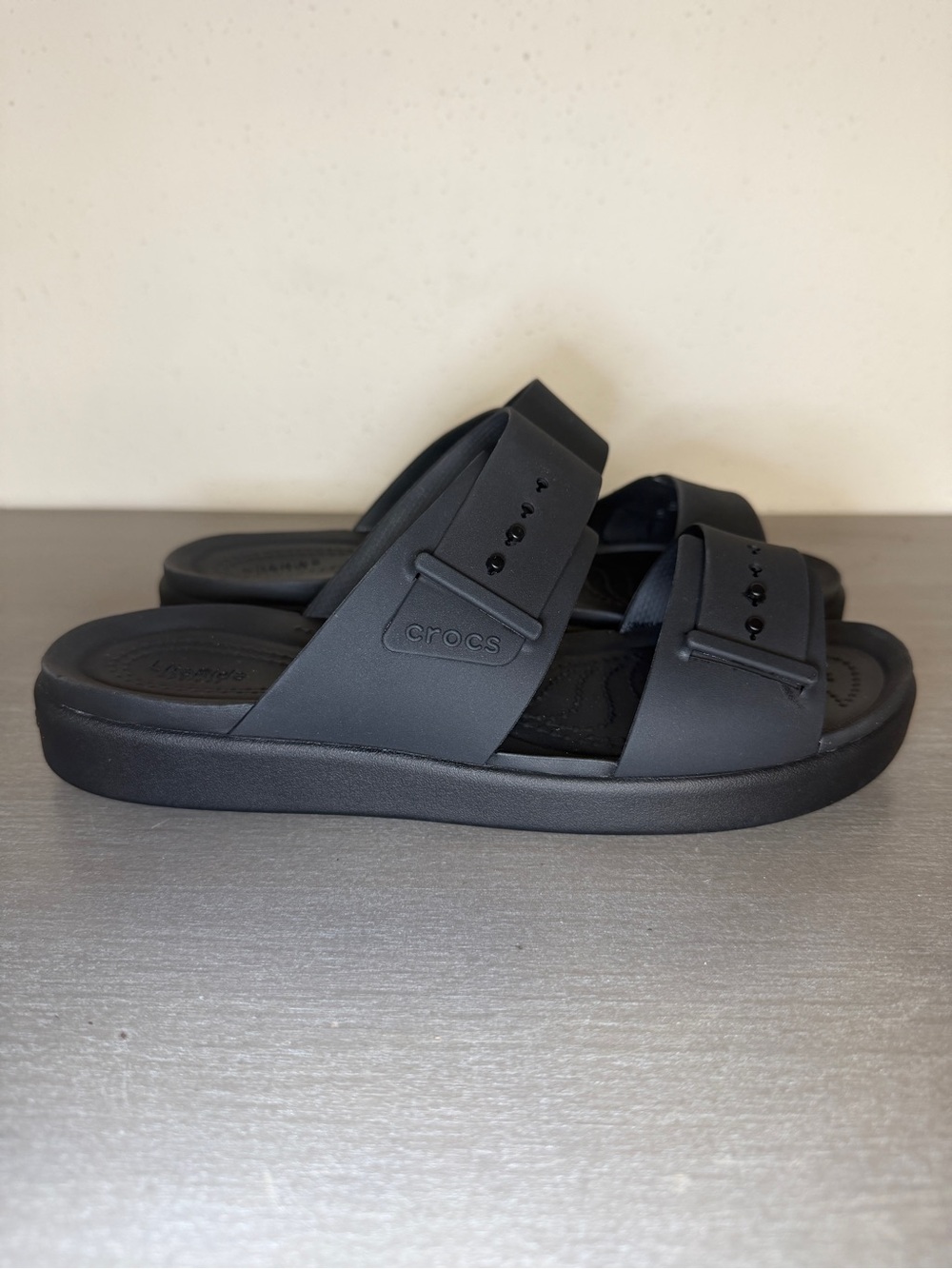 Crocs Women’s Black Platform Slide Sandals Slip-On Cushioned Synthetic Size 8W - Picture 2 of 9